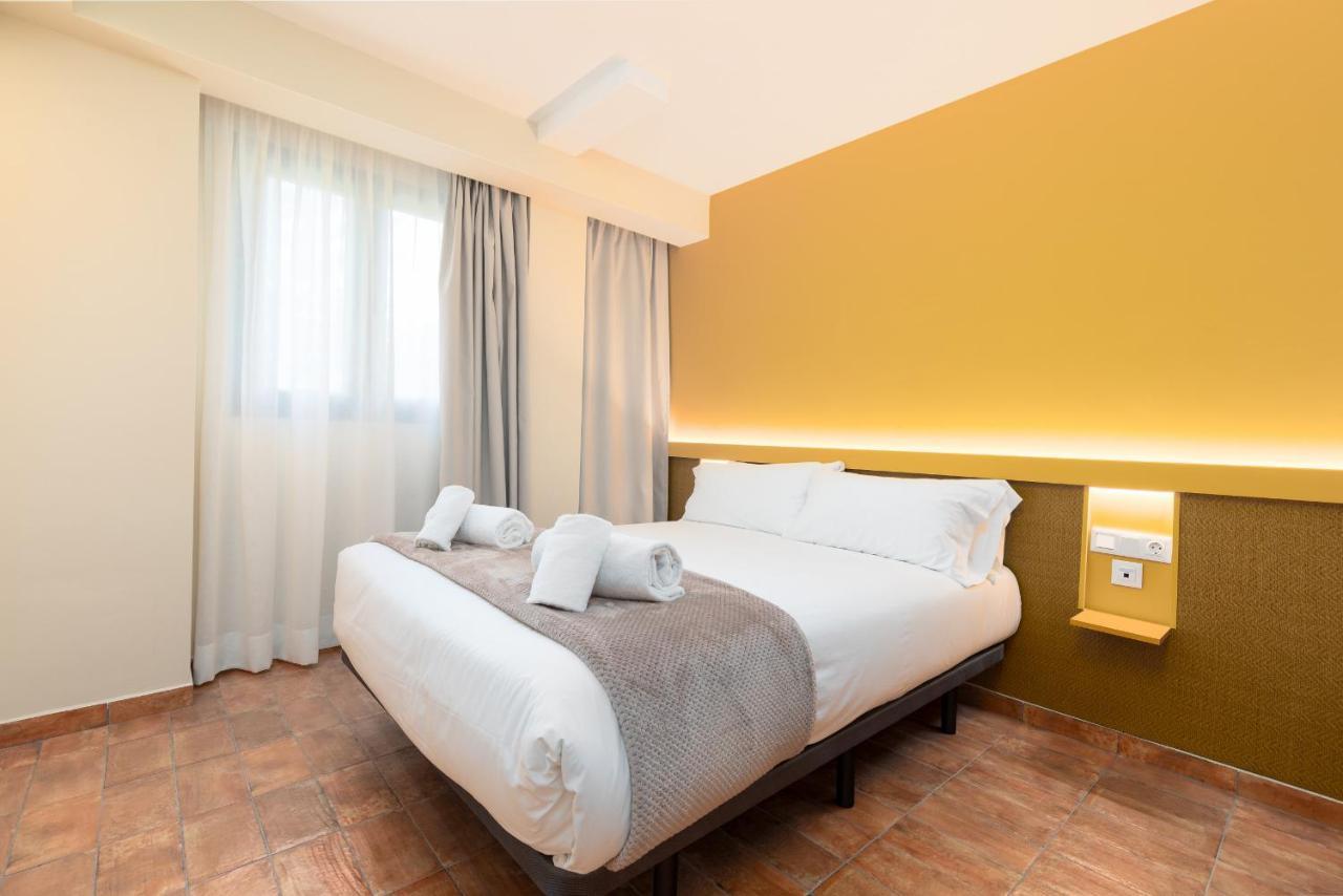 Apartamentos Las Ciencias K Valencia Exteriör bild