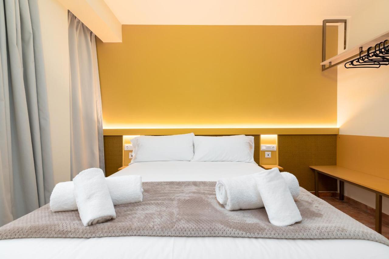 Apartamentos Las Ciencias K Valencia Exteriör bild
