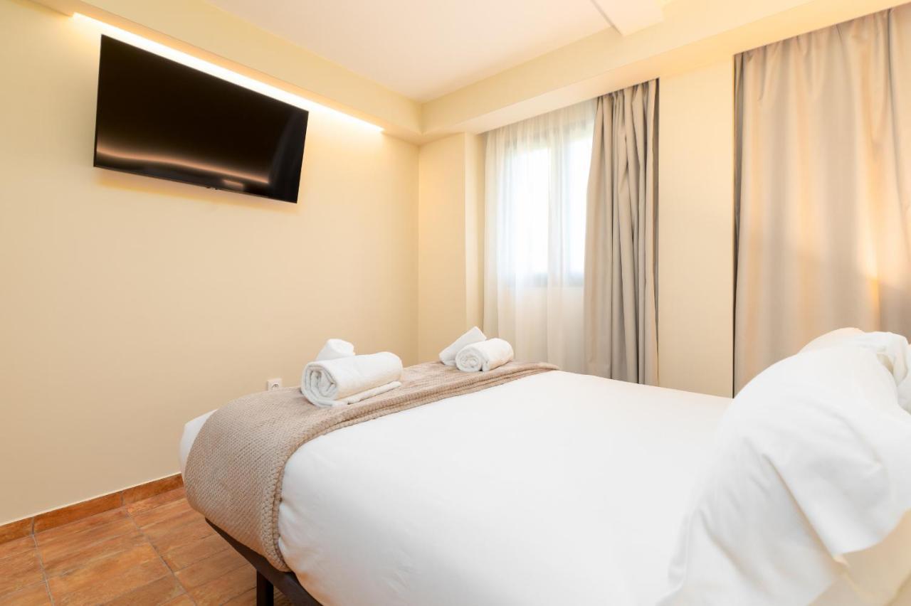 Apartamentos Las Ciencias K Valencia Exteriör bild