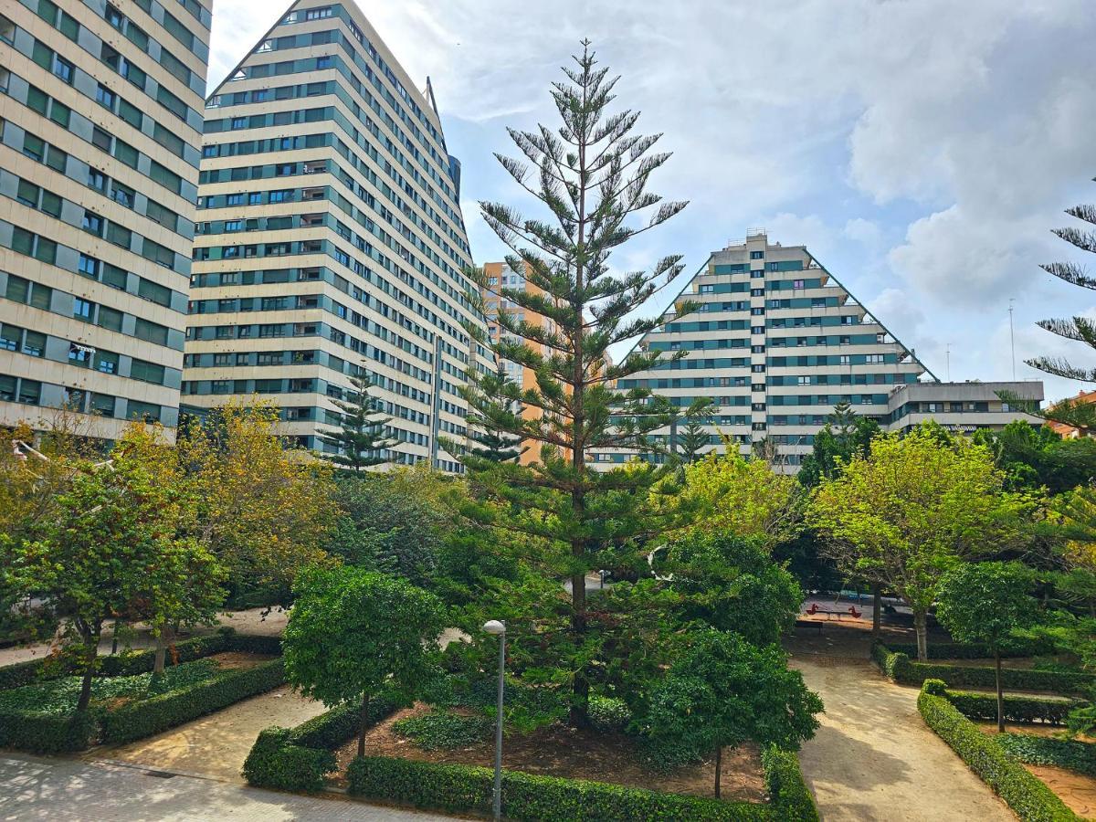 Apartamentos Las Ciencias K Valencia Exteriör bild